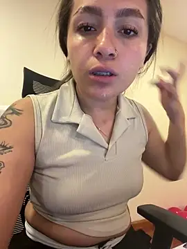 Alyha Cortes online show from May 11, 4:04 pm