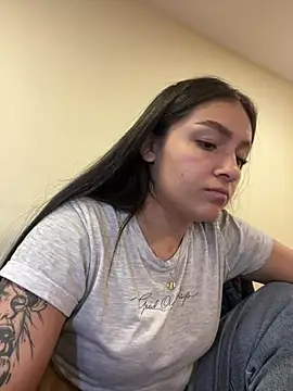 Alyha Cortes online show from May 21, 2:26 pm