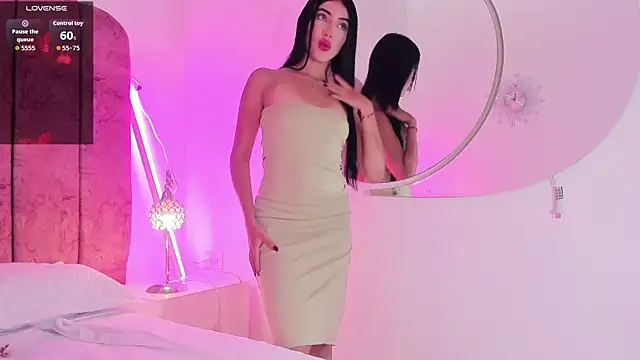 ValeskaZuev1 online show from November 6, 6:58 pm