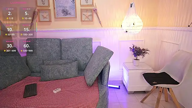 LoonaNyx online show from October 13, 11:35 am