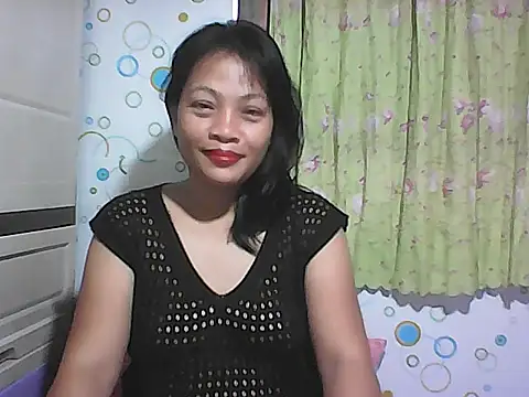 HottyElle online show from April 24, 3:48 pm