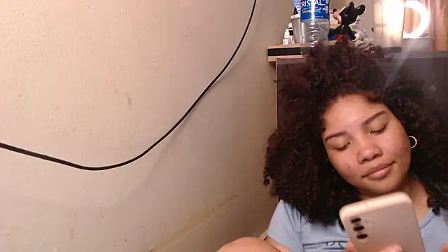 madelene online show from December 4, 4:37 am