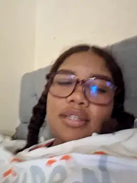 madelene online show from February 4, 10:13 pm