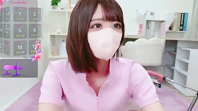 Reina Fcup online show from May 21, 12:47 pm
