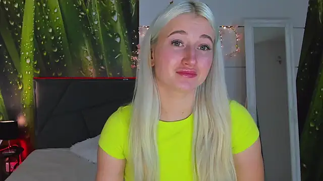 HollyTailors online show from October 22, 12:10 pm