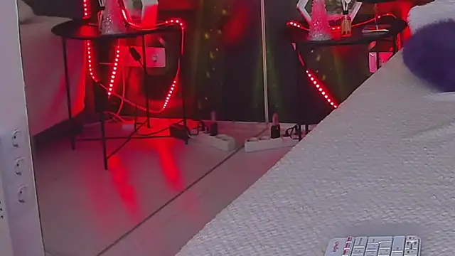 HollyTailors online show from October 21, 5:33 am