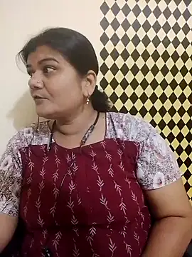 Snapshot of Meenu_tiwari chatting on September 10, 8:42 pm Meenu tiwari online show from September 10, 8:42 pm