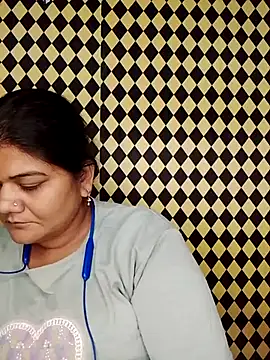 Snapshot of Meenu_tiwari chatting on October 3, 9:20 pm Meenu tiwari online show from October 3, 9:20 pm