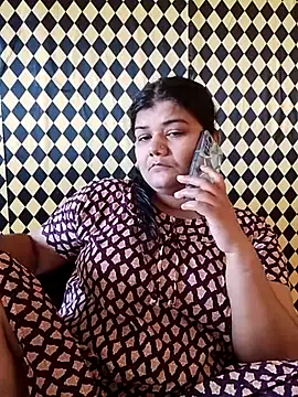Snapshot of Meenu_tiwari chatting on September 18, 11:31 am Meenu tiwari online show from September 18, 11:31 am