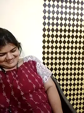 Snapshot of Meenu_tiwari chatting on September 11, 8:42 pm Meenu tiwari online show from September 11, 8:42 pm