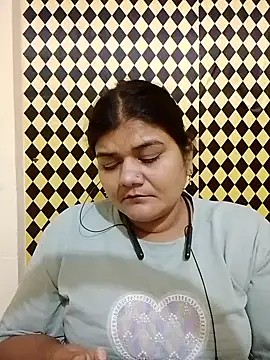 Snapshot of Meenu_tiwari chatting on September 23, 7:23 pm Meenu tiwari online show from September 23, 7:23 pm