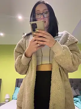 Emilia Mausi online show from February 2, 7:35 pm