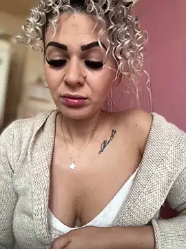 iSelena online show from October 22, 5:56 am