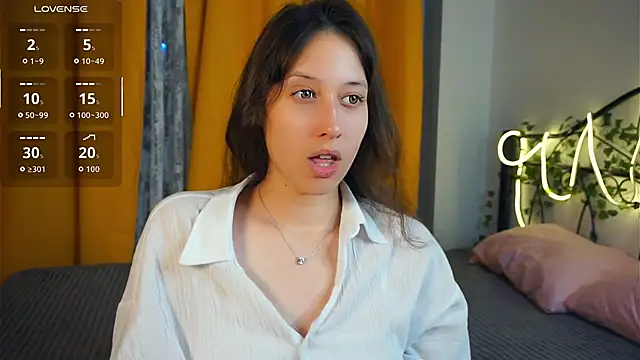 BeckyBurgh online show from October 16, 6:21 pm