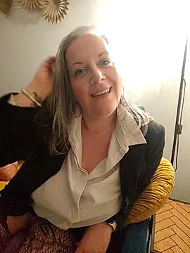 Feelineducentre online show from February 7, 6:12 pm