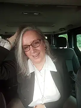 Feelineducentre online show from October 20, 9:34 am