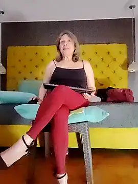 LADY-IN-BLACK online show from October 8, 4:22 pm