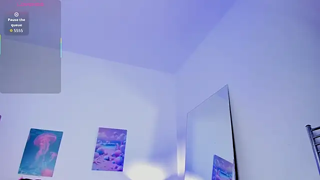 tyra bankss  online show from December 19, 4:16 am