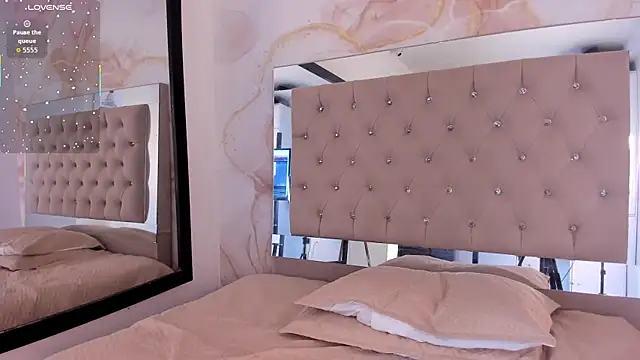 Luna Tylor online show from March 7, 3:57 am