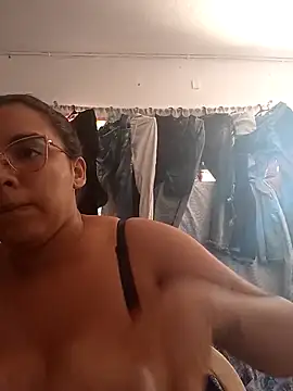 BristlyLovebird online show from September 21, 5:11 pm