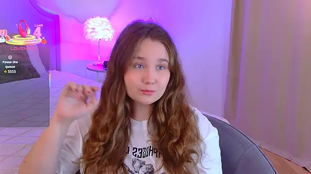 VelvetVixenCute online show from October 3, 5:23 am