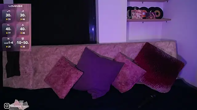 dark  nymph online show from May 13, 7:52 pm