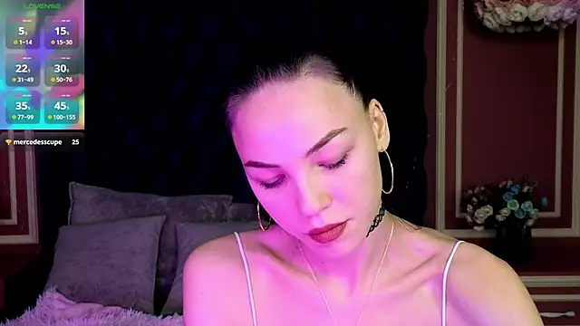 Lily Me online show from October 3, 6:40 am