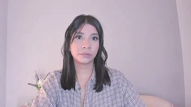 Laura-angeel online show from February 5, 4:43 pm