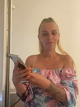 BrumeLove online show from July 6, 7:27 pm