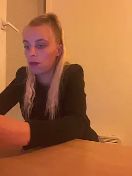 BrumeLove online show from May 20, 7:22 pm