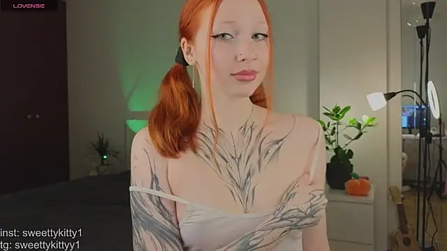 sweettykitty online show from May 11, 12:40 pm