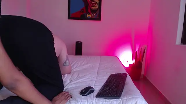 lucyymaximo online show from May 10, 8:00 pm
