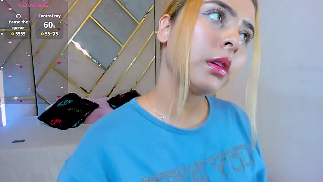 MikaelaStone online show from April 16, 9:39 pm