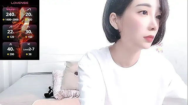 YIWA-2000 online show from May 18, 4:07 am