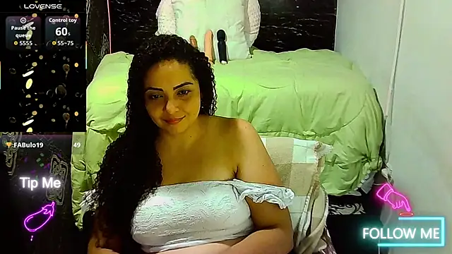  naughty milf online show from April 1, 2:23 am