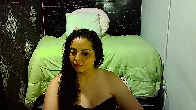  naughty milf online show from April 16, 9:39 pm