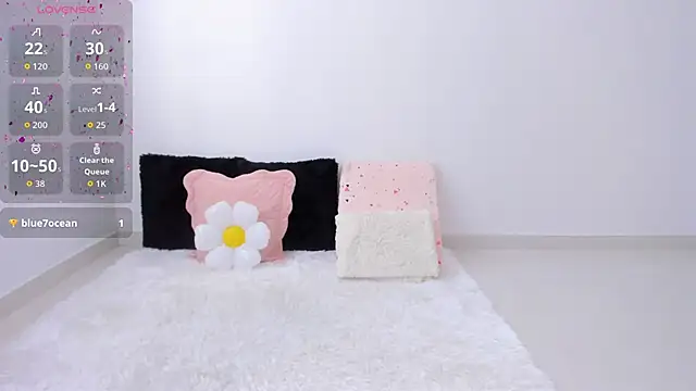 Alana Banana  online show from October 18, 4:10 pm