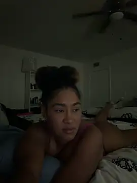 LuckyKhloe online show from May 8, 3:48 pm