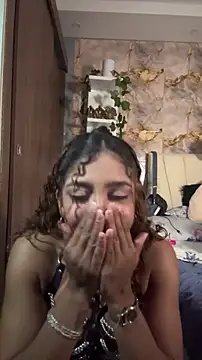 hannachris- online show from May 21, 1:25 am