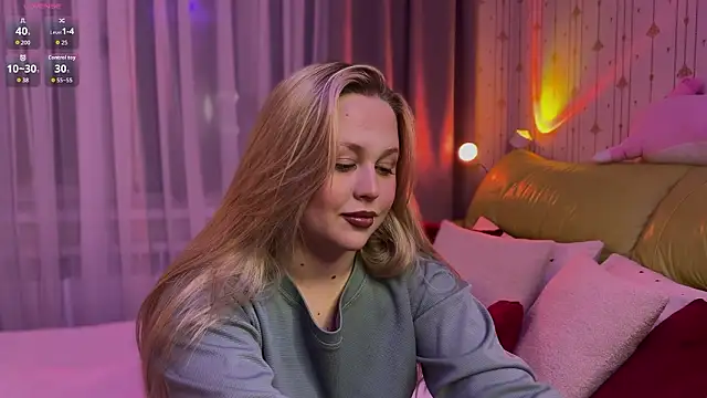 Estella Elwood online show from February 27, 5:57 pm