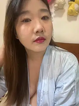 sisi-maiden online show from May 8, 10:40 am