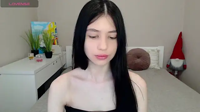 SelinLi online show from May 12, 7:05 am