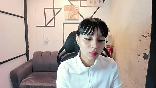 IvonnePrince  online show from September 27, 12:45 pm