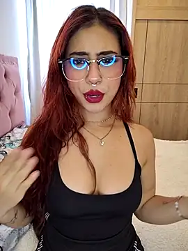 sarah lark  online show from October 3, 6:46 pm