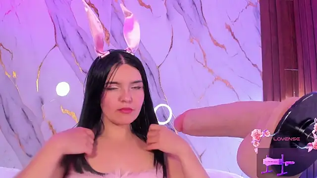 alicecute77 online show from May 19, 2:29 am