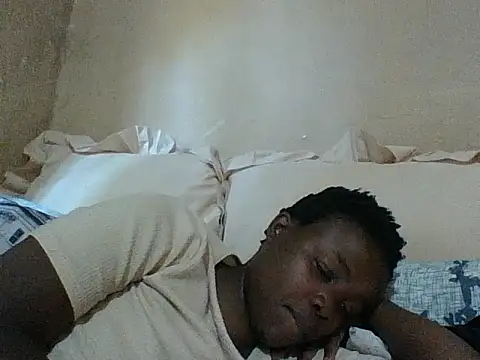 Snapshot of chocolateboobs92 chatting on September 16, 9:28 am chocolateboobs92 online show from September 16, 9:28 am