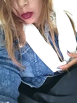 Magic-heart1 online show from November 7, 10:36 pm