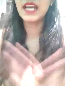 Snapshot of BerryOnFire chatting on October 24, 8:32 am BerryOnFire online show from October 24, 8:32 am