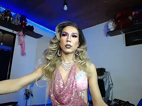 Snapshot of sashastarfire chatting on October 2, 3:11 am sashastarfire online show from October 2, 3:11 am