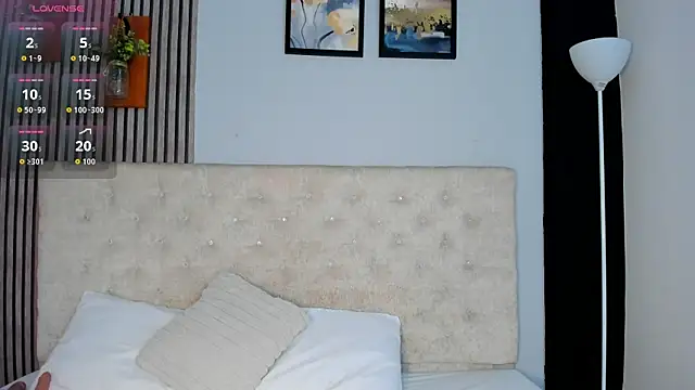 AnnaLandry online show from October 1, 7:52 pm